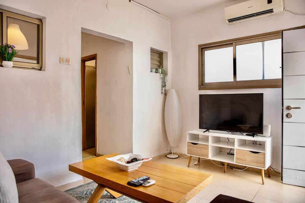 Homey Apartment Near The Beach 哈代拉 外观 照片