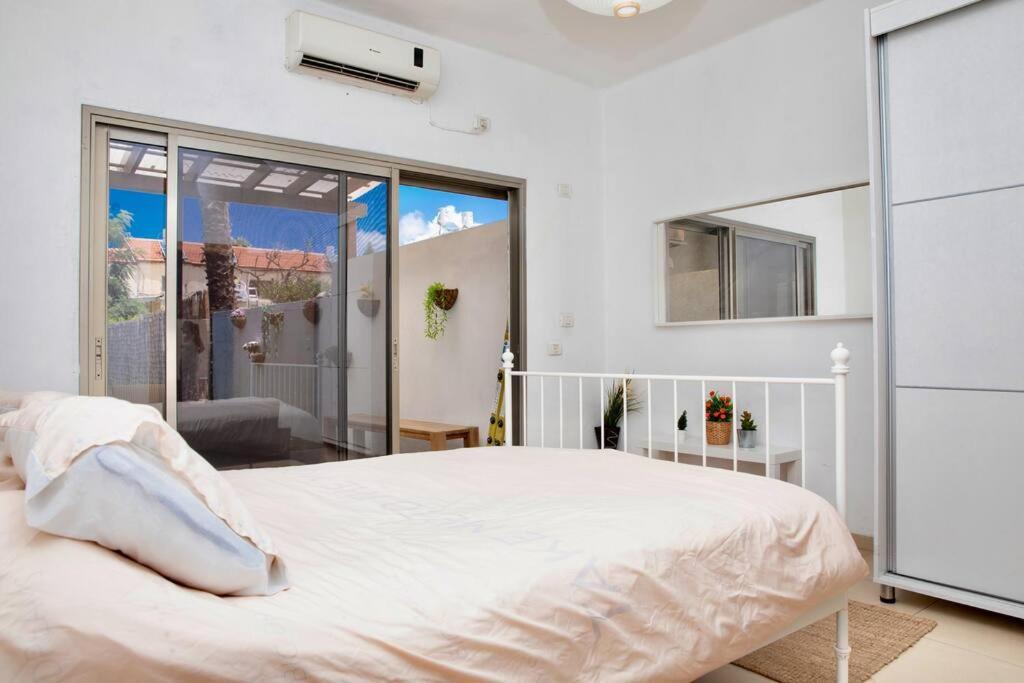 Homey Apartment Near The Beach 哈代拉 外观 照片